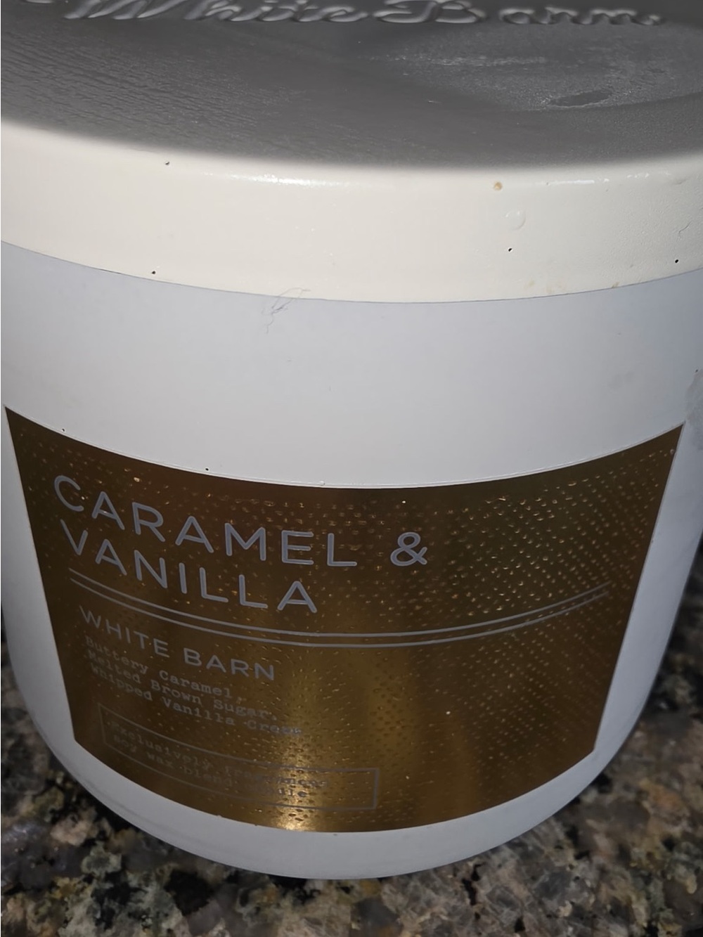 White Barn Caramel & Vanilla Candle - White and Gold